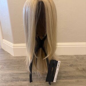 Belle Tress cool champagne blonde wig